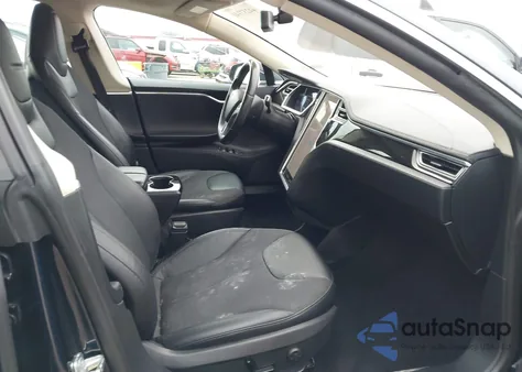 2013 Tesla Model S из США, поврежденный, VIN 5YJSA1CN2DFP21138